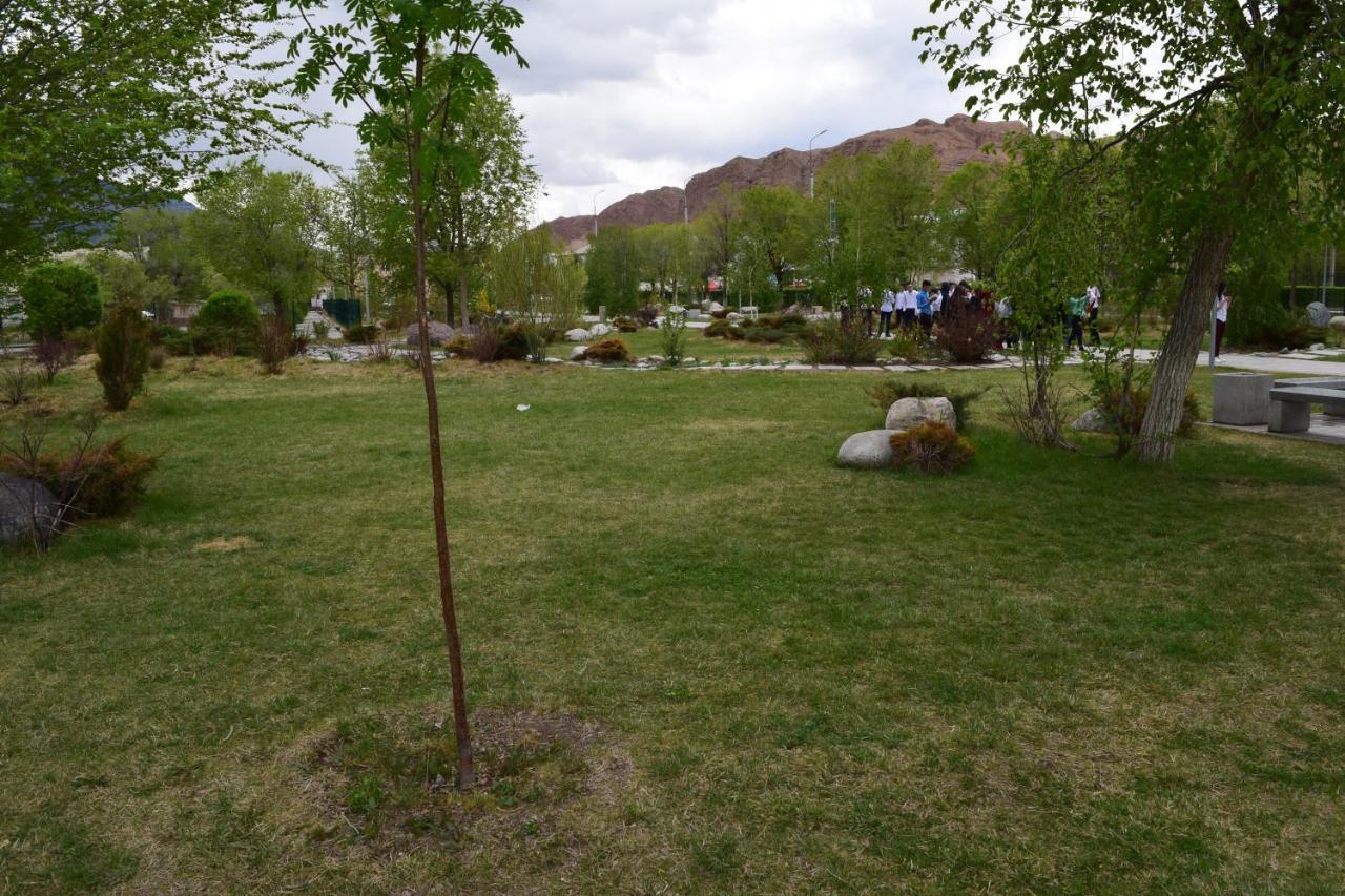 Naryn Guest House Eksteriør bilde