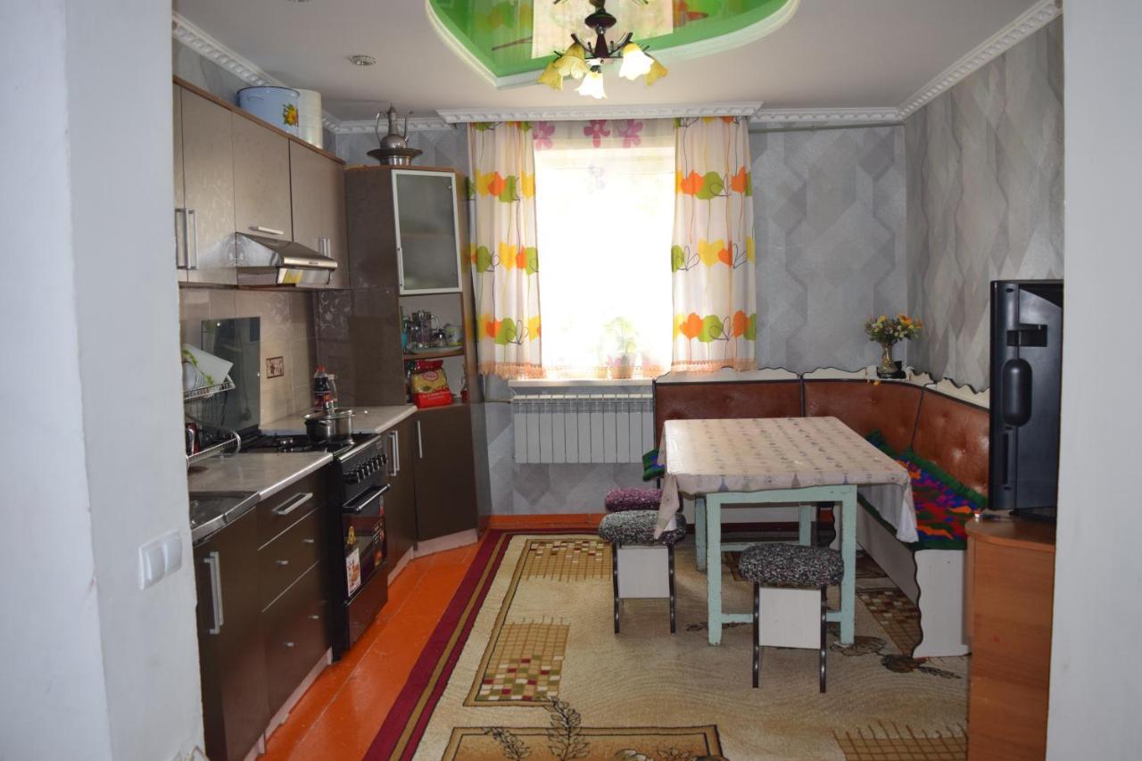 Naryn Guest House Eksteriør bilde