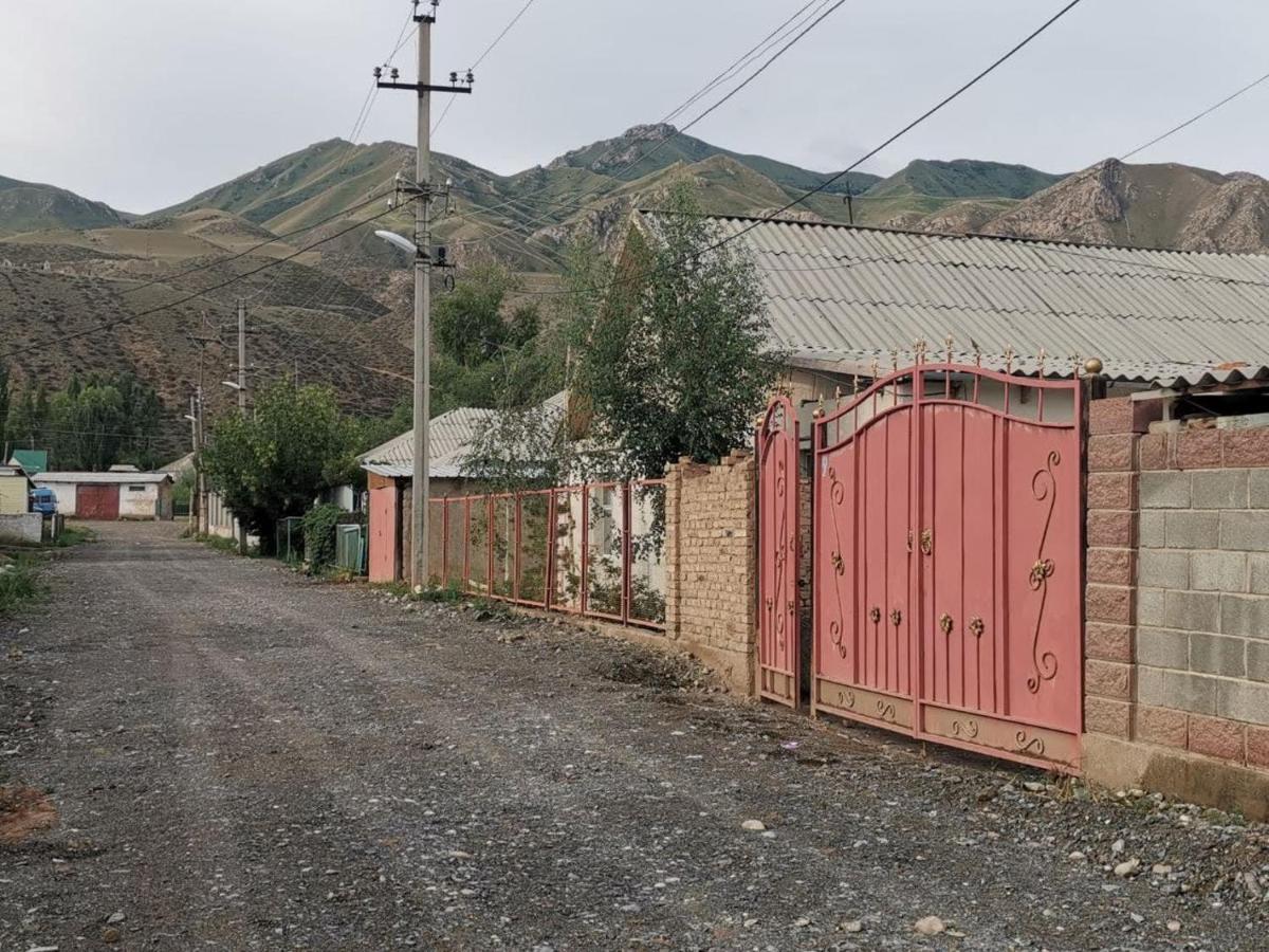 Naryn Guest House Eksteriør bilde