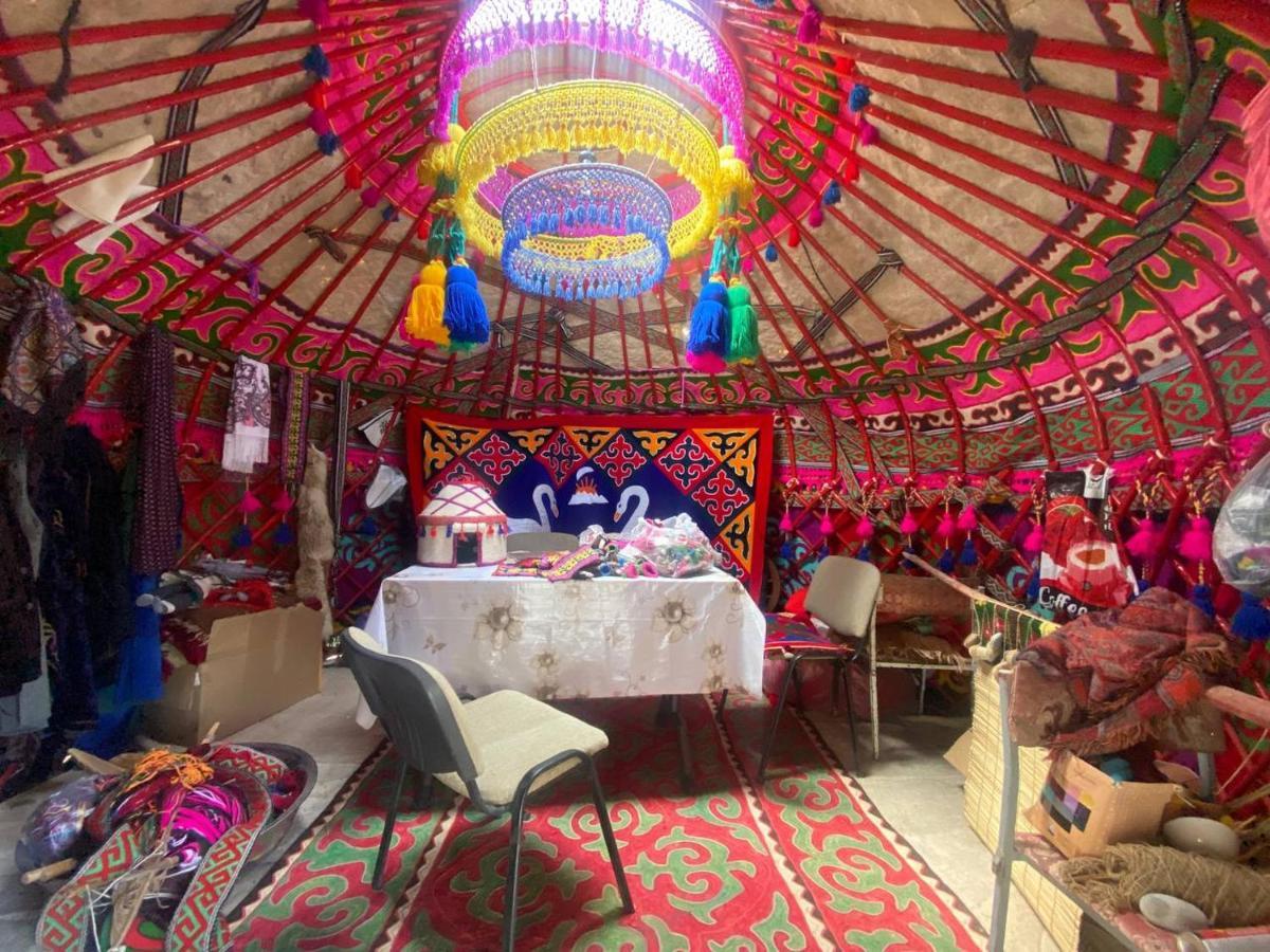 Naryn Guest House Eksteriør bilde