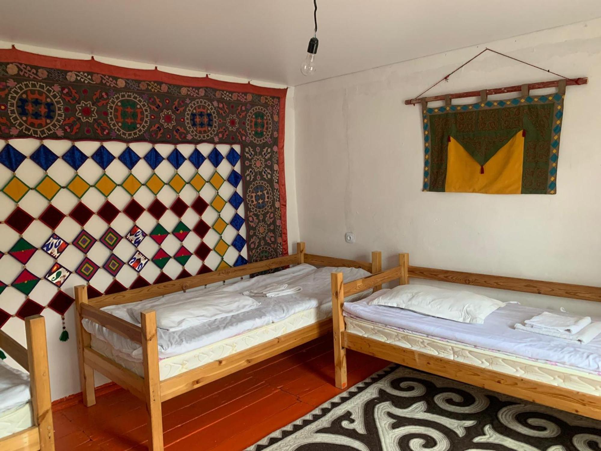 Naryn Guest House Eksteriør bilde